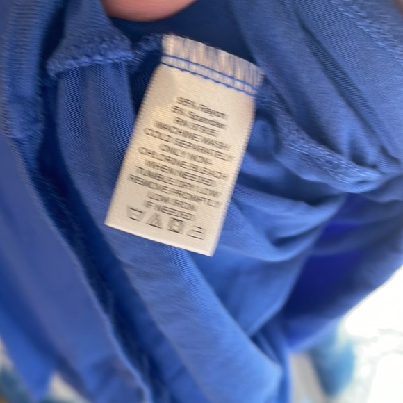 Blue sleeveless tank top with asymmetrical hem. Soft w/stretch. Size 18 - Picture 5 of 5